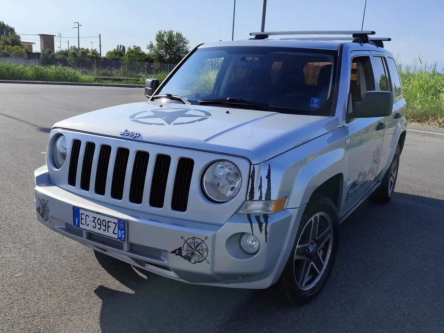 Jeep Patriot Patriot 2.0 td Sport 4wd dpf Gümüş rengi - 1