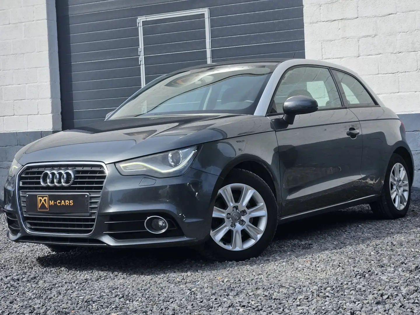 Audi A1 1.6 TDi * Xenon * Сірий - 1