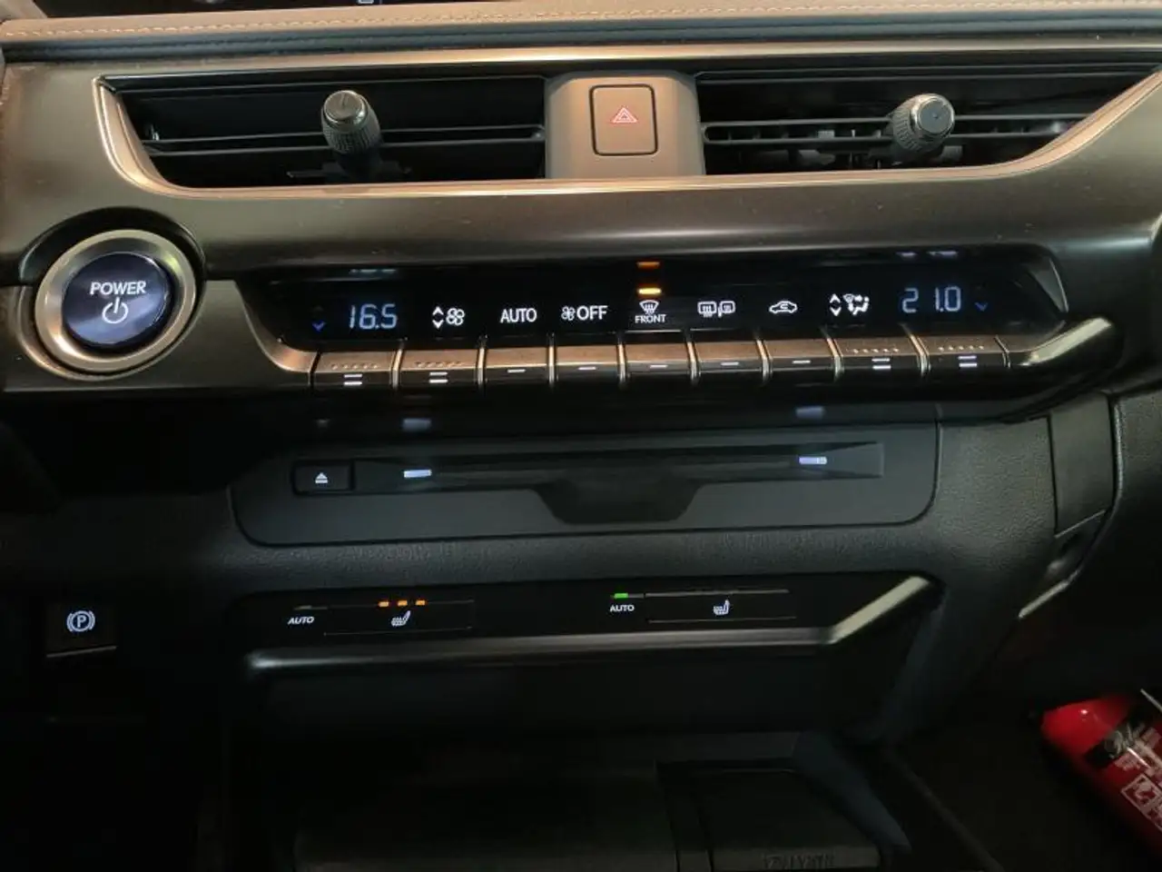 Lexus UX BLACK LINE, миниатюра 20