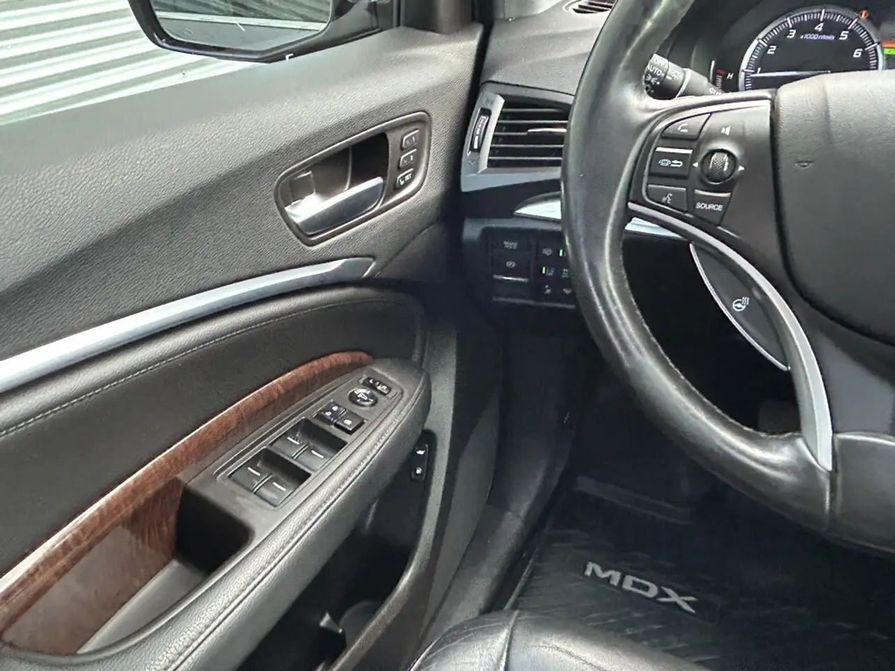 Acura MDX снимка Acura MDX