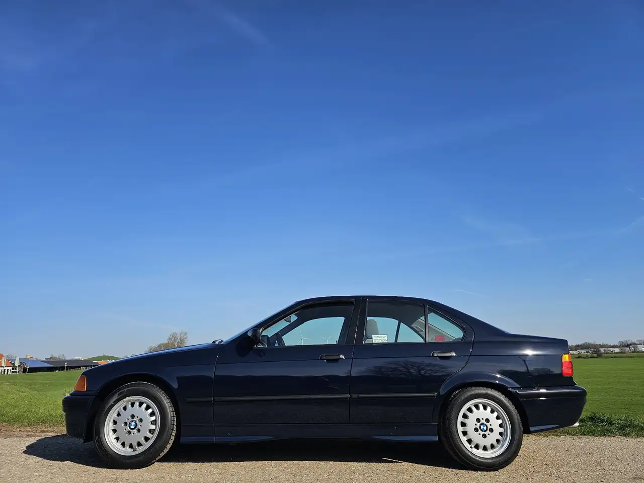 BMW 320 i E36 3-serie 26.000 km 1e lak fabrieksnieuw 1993, foto 2