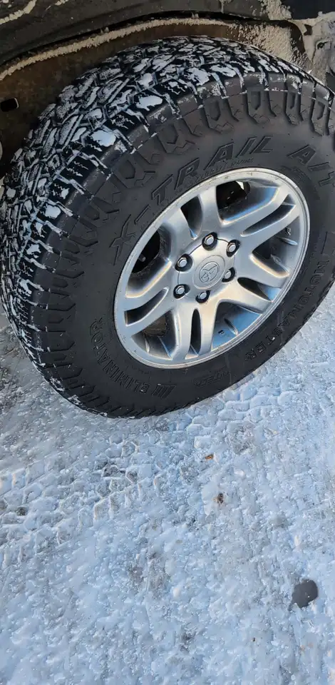 Toyota Sequoia снимка Toyota Sequoia