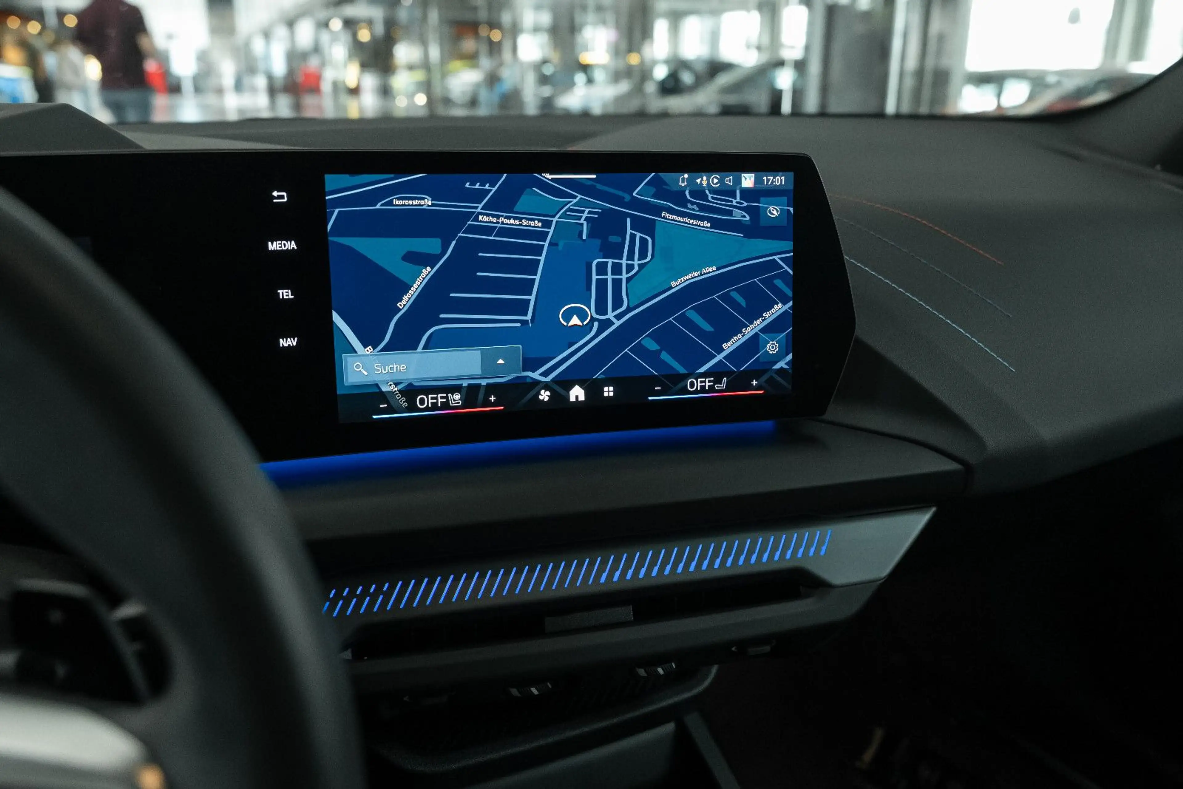 BMW 120 Limousine Sport 19,HUD PANO, HK,ACC,LEDER — photo 15