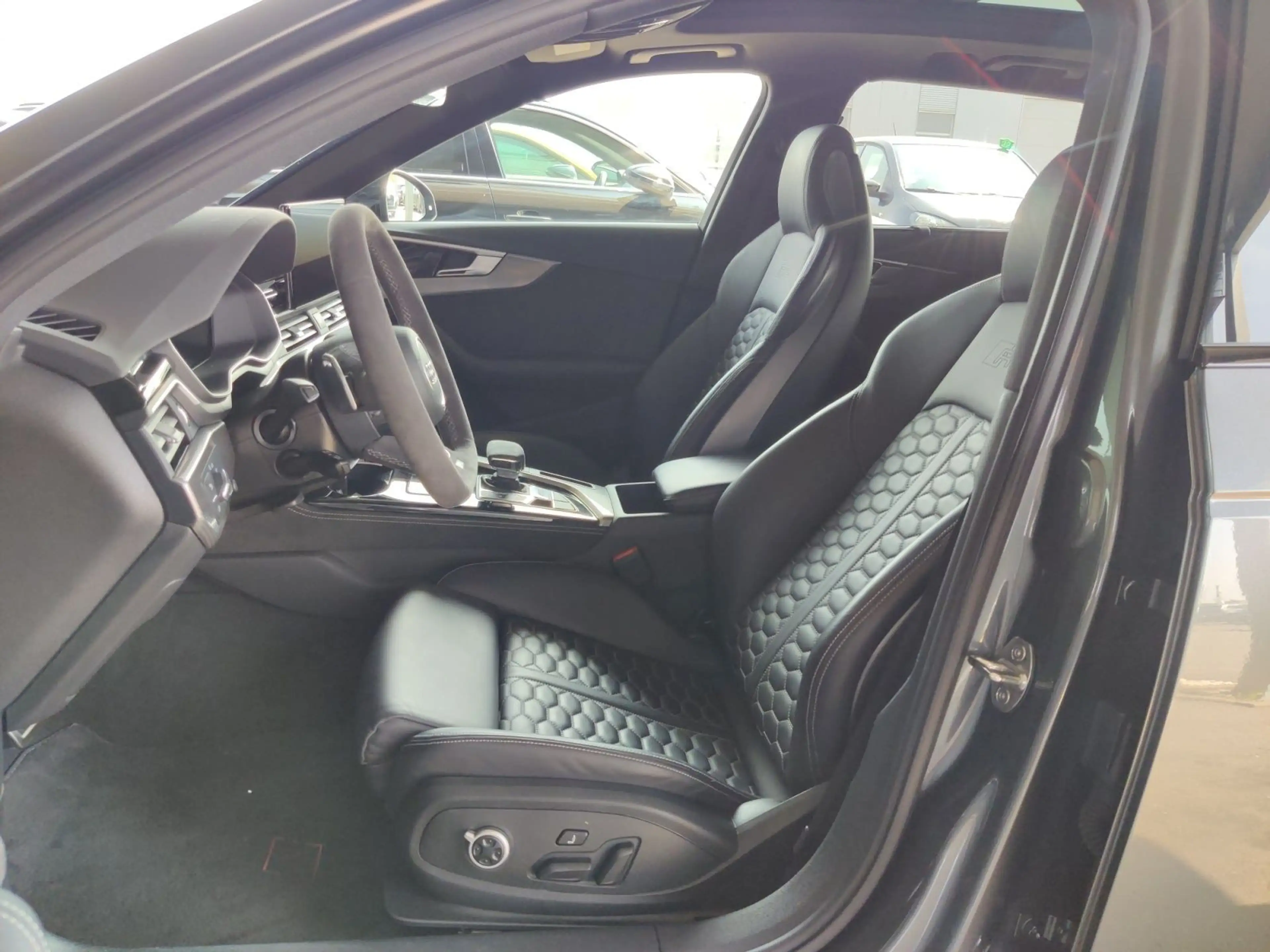 Audi RS4 2.9 TFSI q. Tiptr competition, Matrix — photo 9