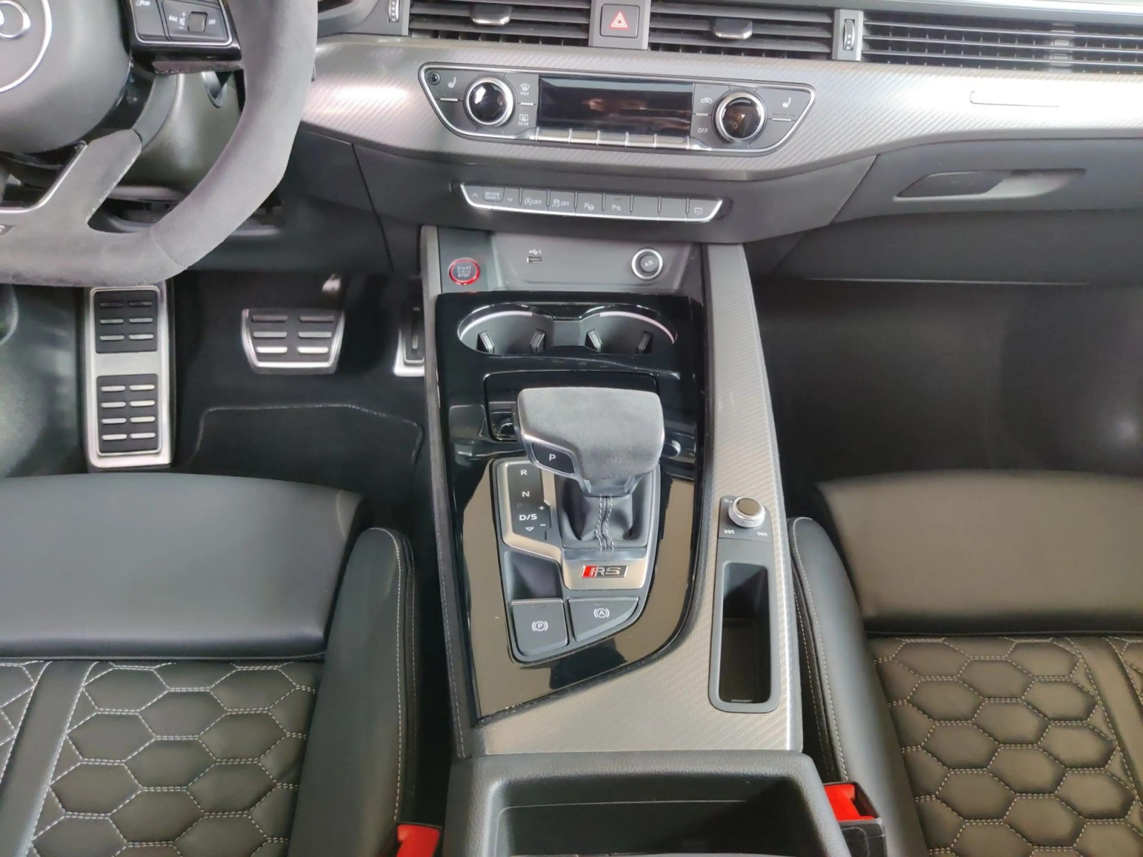 Audi RS4 2.9 TFSI q. Tiptr competition, Matrix — photo 11