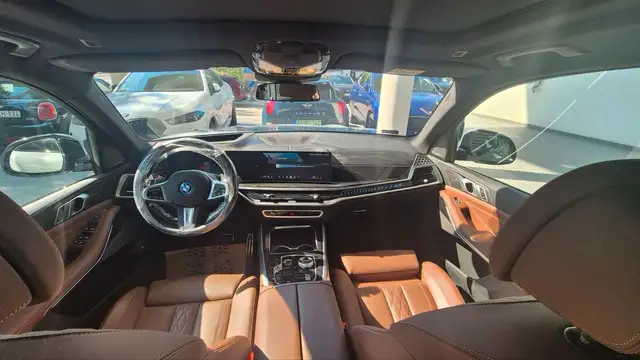 BMW X5 view 6