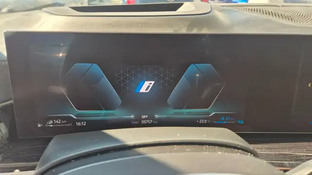 BMW X5 view 5