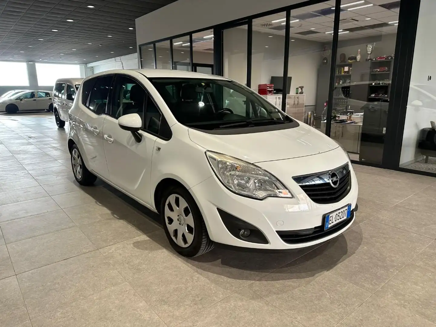 Opel Meriva 1.3 CDTI 95CV ecoFLEX Cosmo Bianco - 2