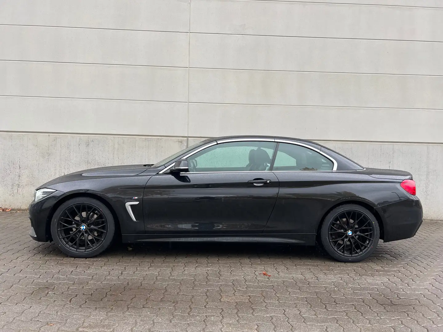 BMW 420 420i Cabrio Aut. M Sport Schwarz - 2