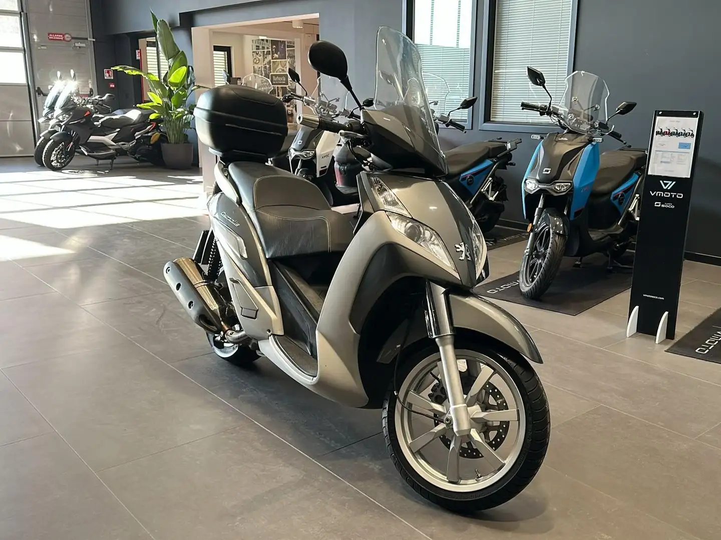 Peugeot Geopolis 400 Grigio - 2