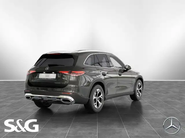 Mercedes-Benz GLC view 4