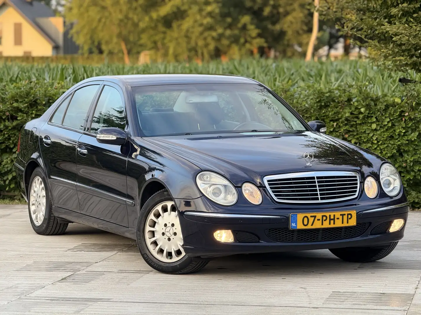 Mercedes-Benz E 200 K. Elegance/Netjes/Lmv/Navi/Leder/Trekhaak/Nap! Blauw - 2