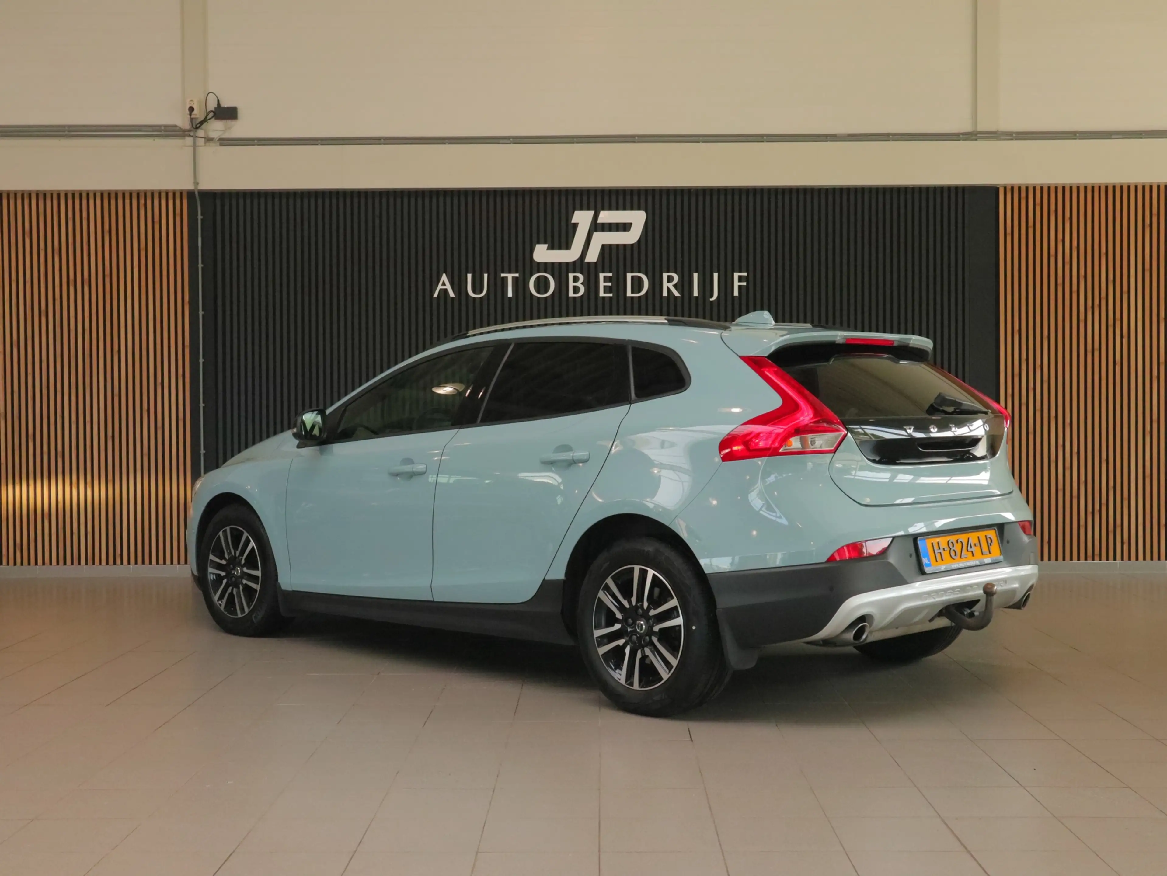 Volvo V40 Cross Country 1.5 T3 Summum AMAZON BLUE|ADAPT.CRUISE|BLIS|LEDER| — photo 4