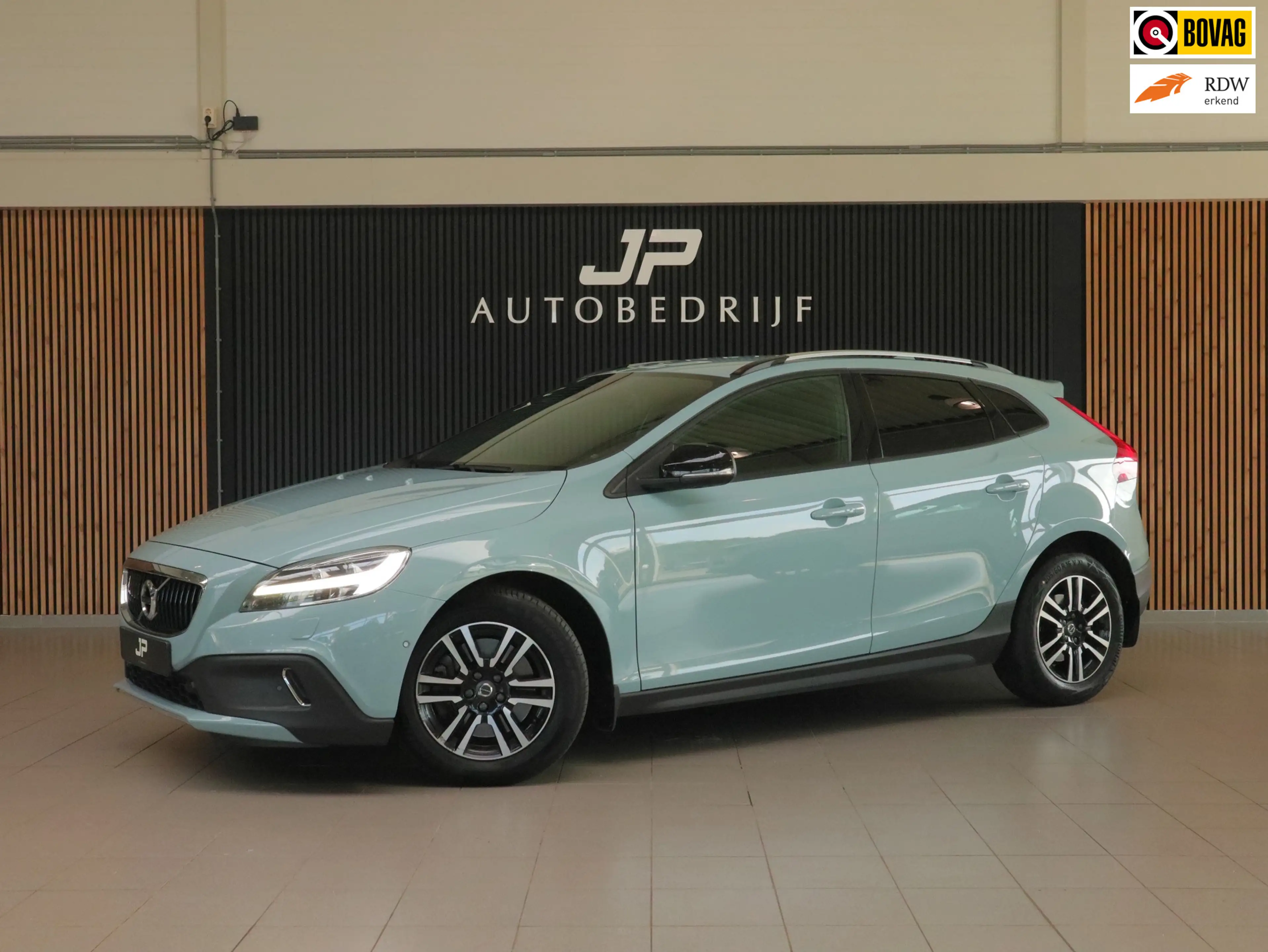 Volvo V40 Cross Country 1.5 T3 Summum AMAZON BLUE|ADAPT.CRUISE|BLIS|LEDER|