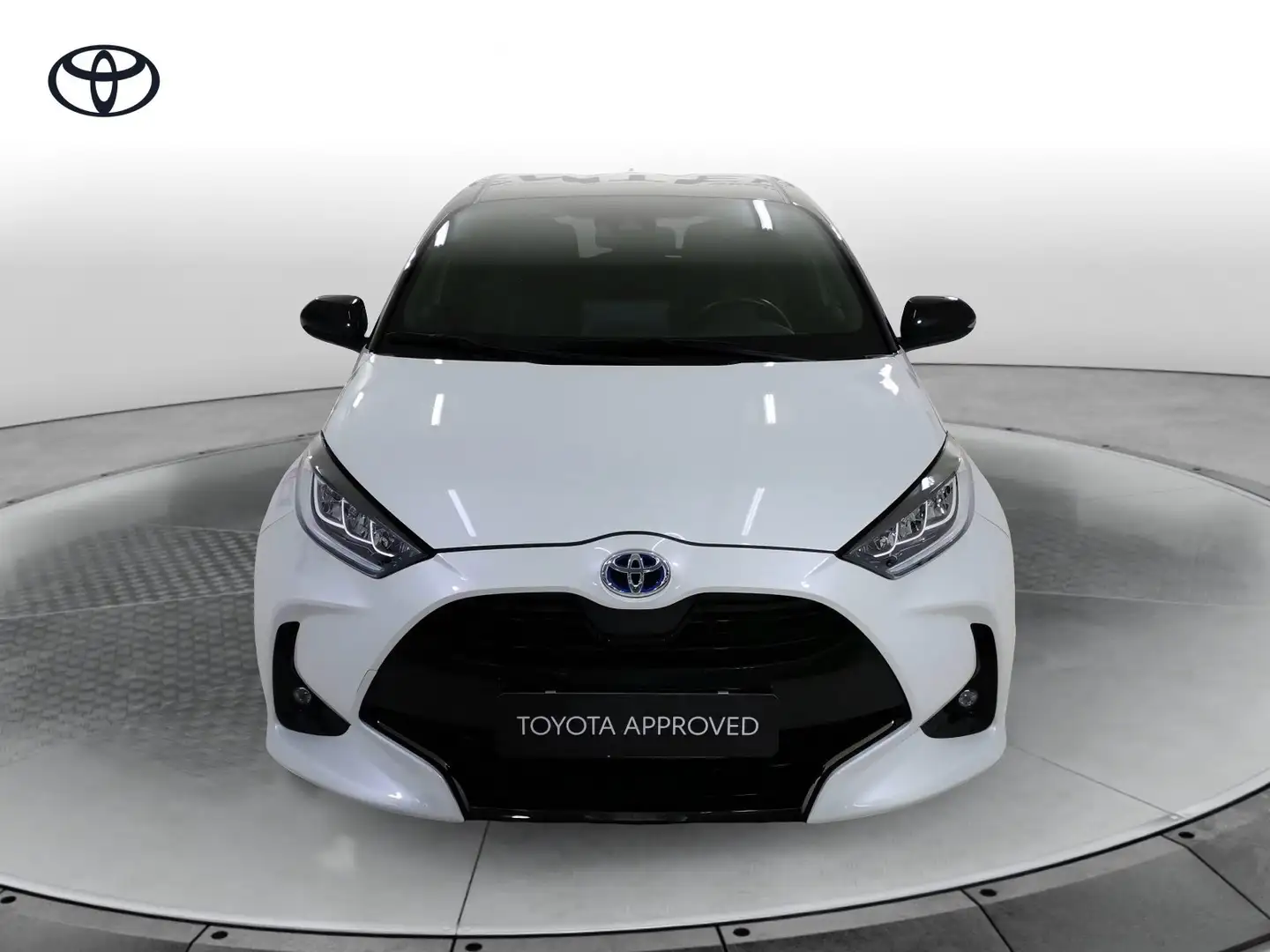 Toyota Yaris 1.5 Hybrid 5 porte Trend Bianco - 2