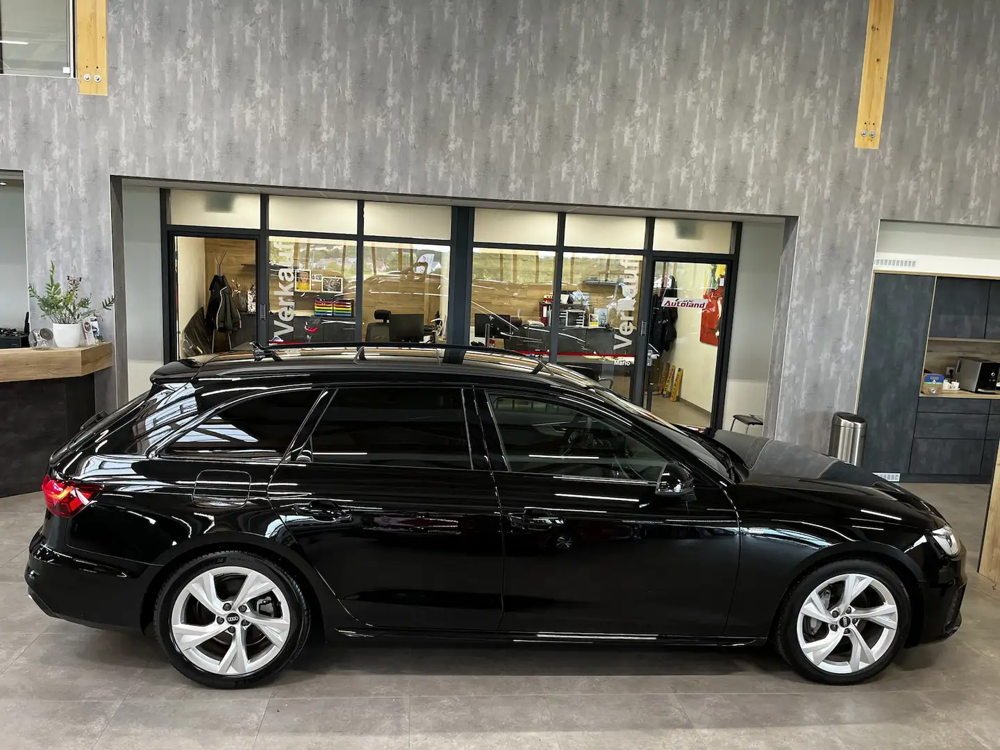 Audi A4 Avant 40 TDI S line Pano Navi LED ACC Black Noir - 2