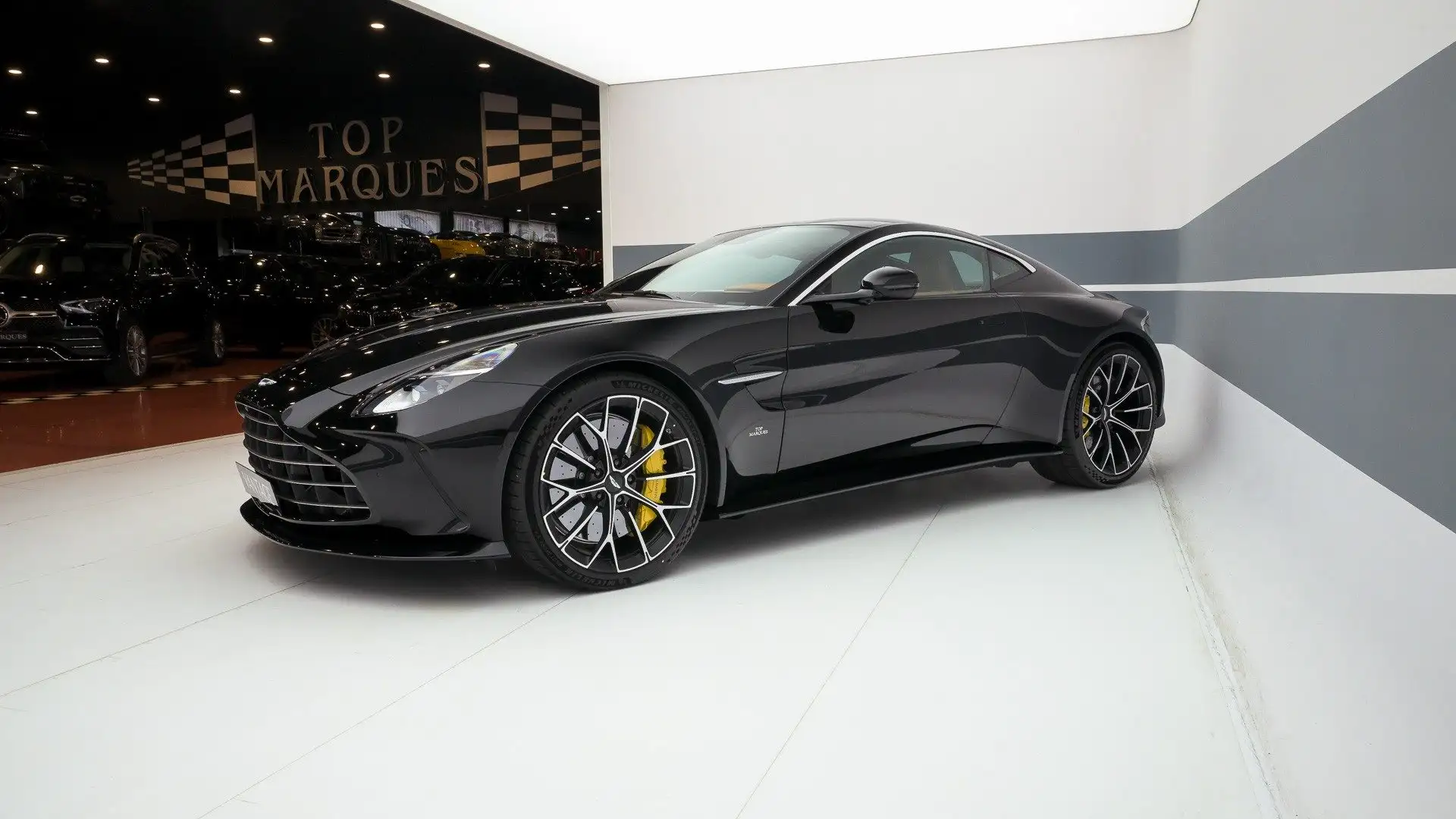 Aston Martin Vantage Coupé Schwarz - 1