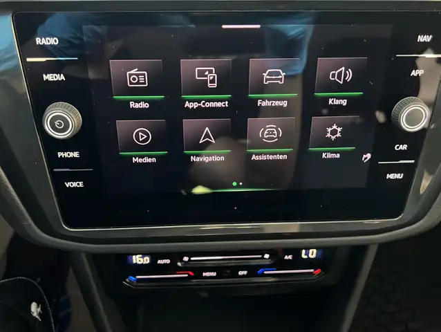 Volkswagen Tiguan view 15