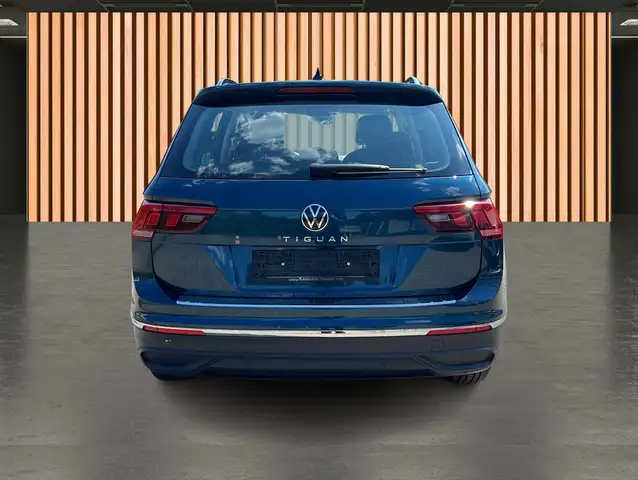 Volkswagen Tiguan view 5