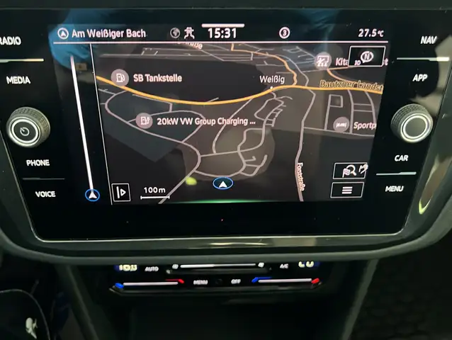 Volkswagen Tiguan view 17