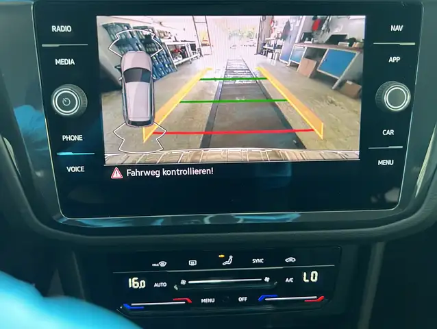 Volkswagen Tiguan view 20
