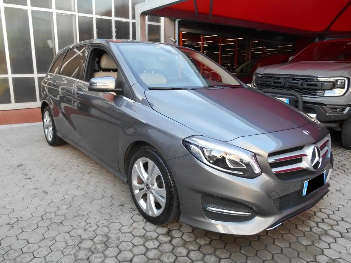Mercedes-Benz B 180 Sport AUTOM+TELEC+PELLE+KM. 46.300!! Grau - 2