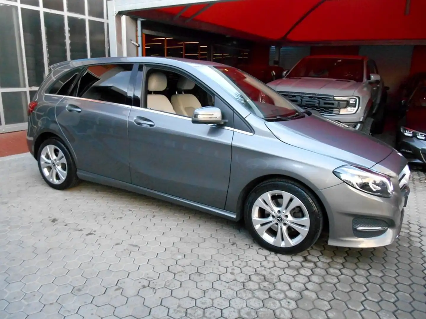 Mercedes-Benz B 180 Sport AUTOM+TELEC+PELLE+KM. 46.300!! Grau - 1