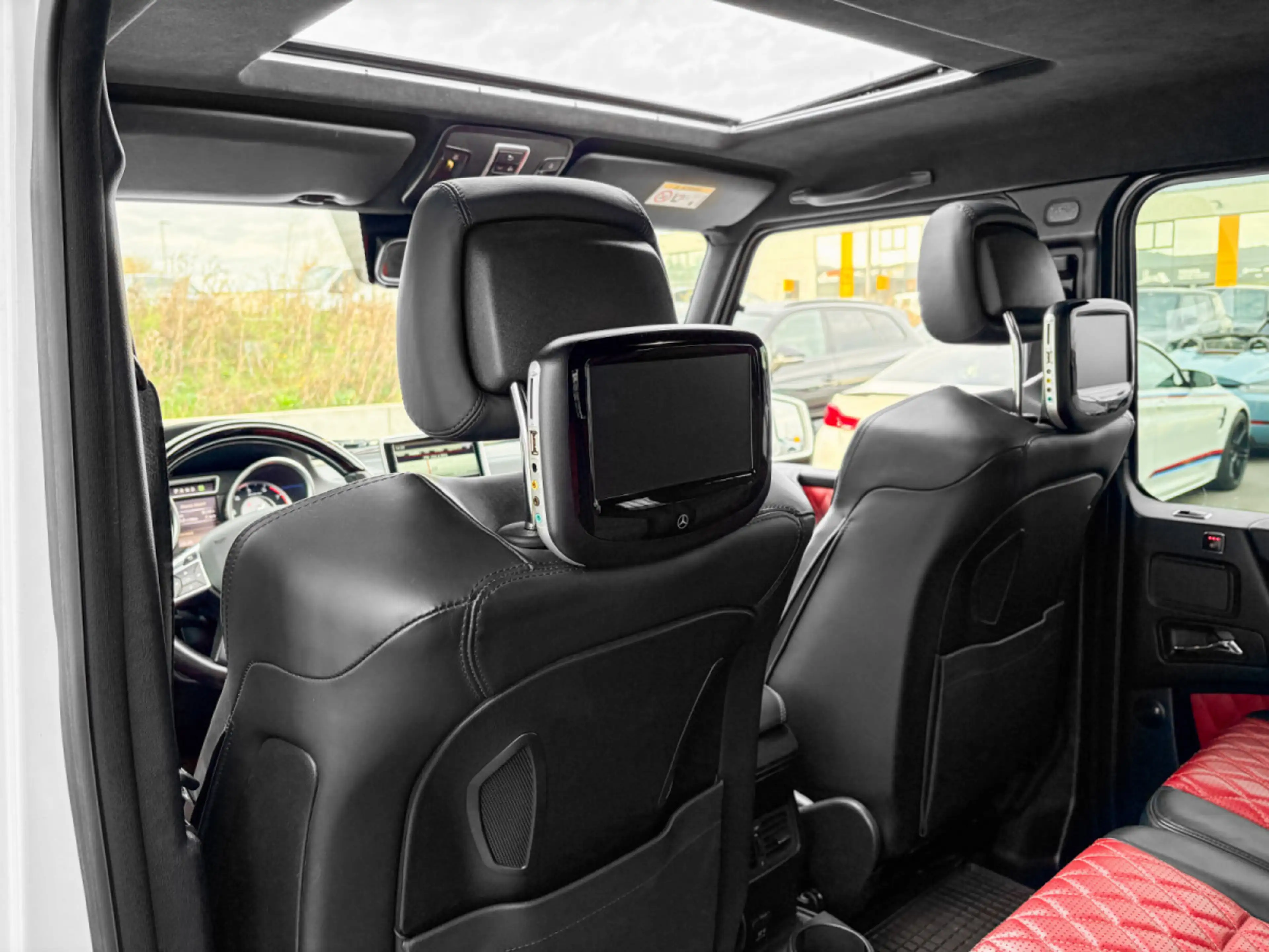 Mercedes-Benz G 63 AMG G63 AMG DESIGNO/DISTRO+/MULTMEDIA/VOLL — photo 15
