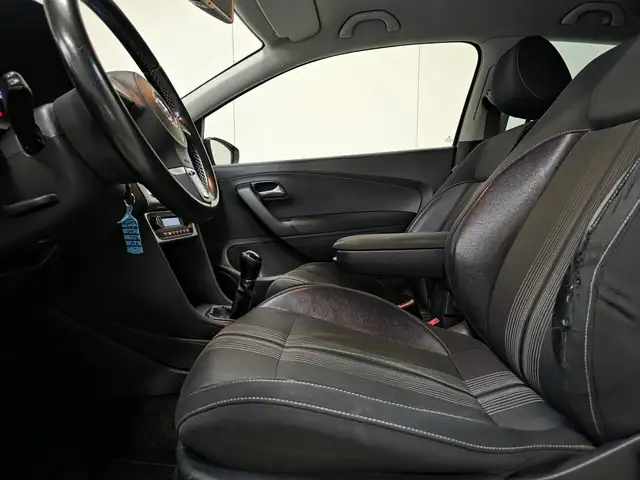 Volkswagen Polo view 9