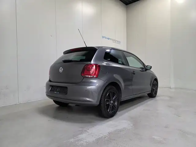 Volkswagen Polo view 3