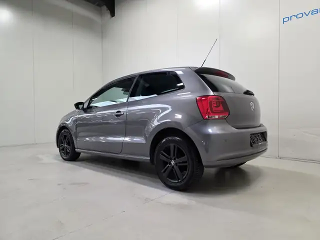 Volkswagen Polo view 6