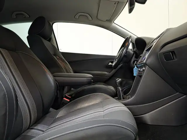 Volkswagen Polo view 2
