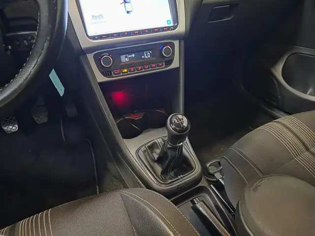 Volkswagen Polo view 12