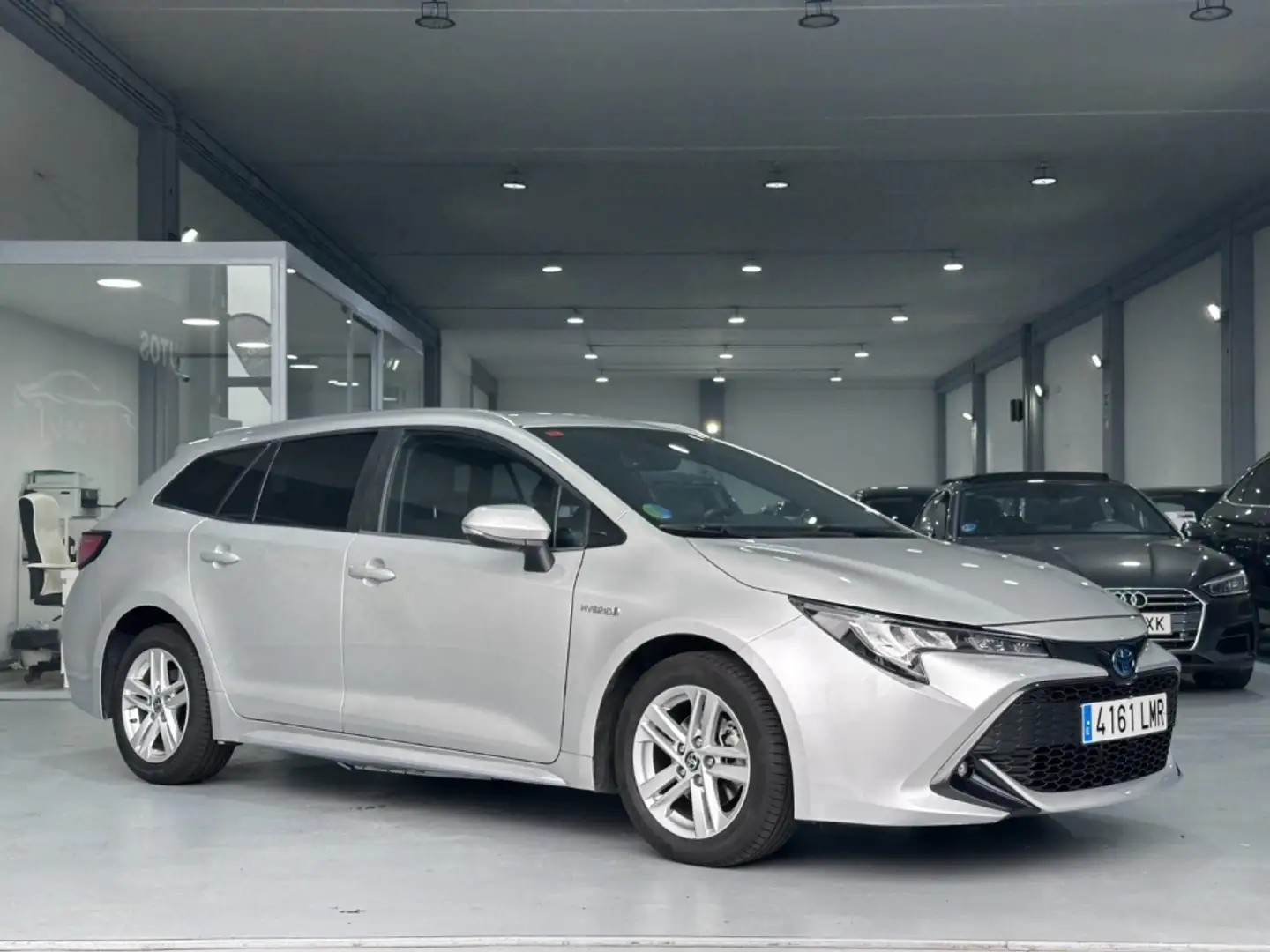 Toyota Corolla Touring Sports 125H Active Tech Gris - 2