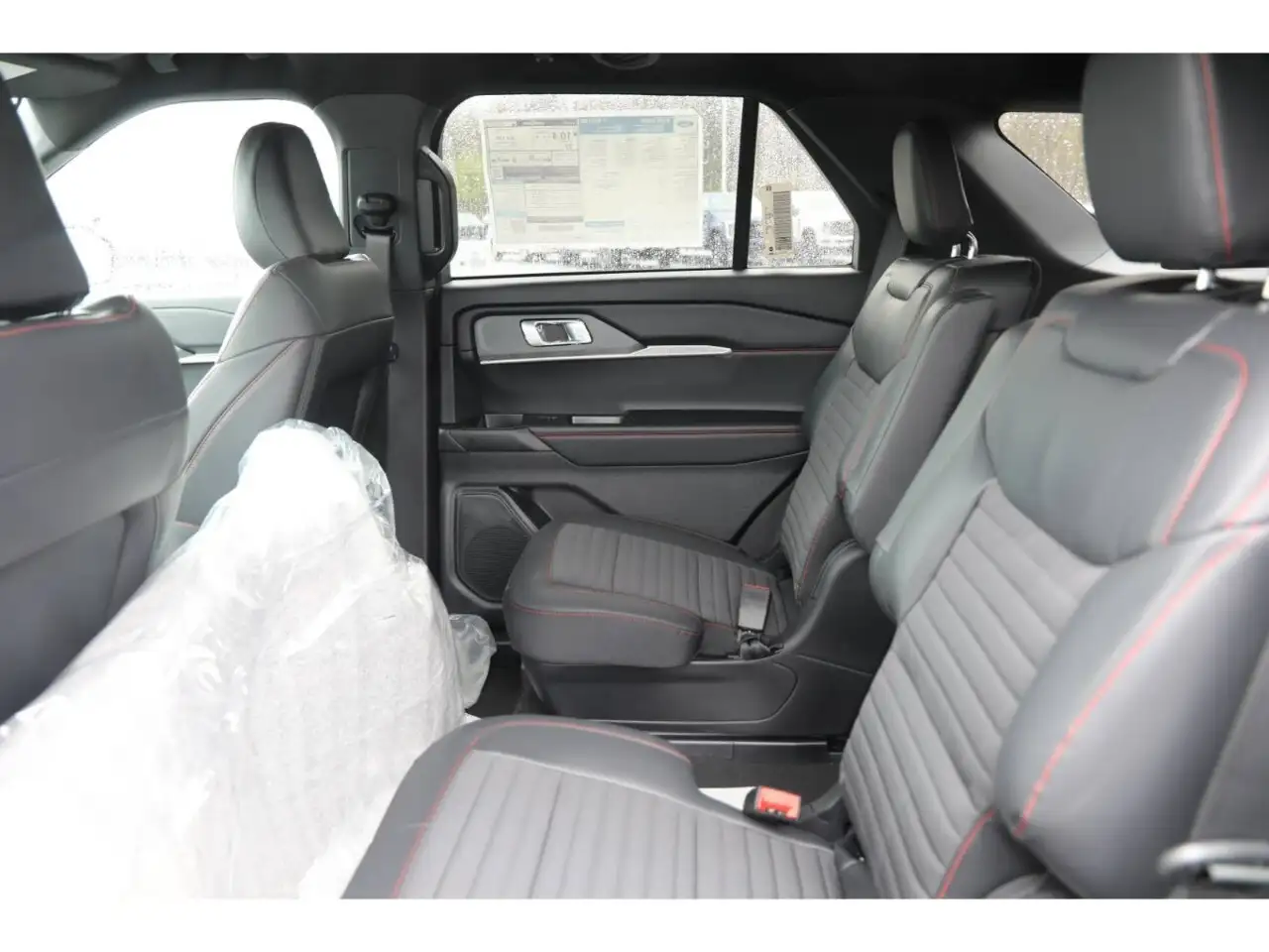Ford Explorer снимка Ford Explorer