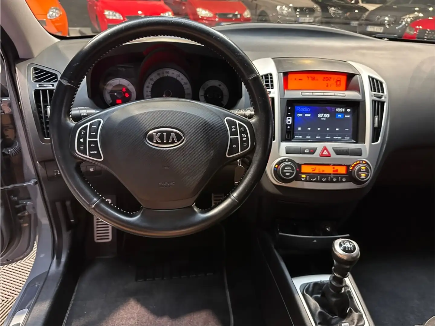 Kia Ceed / cee'd Pro_Cee´d 2.0CRDi Emotion Gris - 2