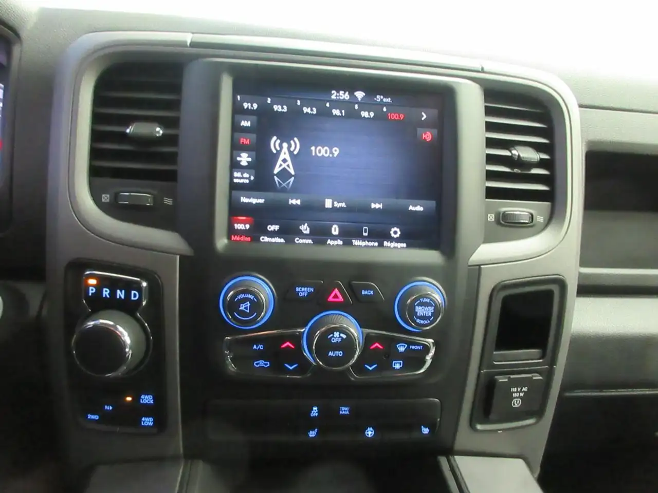 RAM 1500 снимка RAM 1500