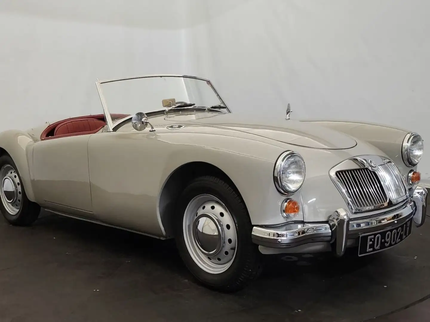 MG MGA A 1600 cabriolet Gris - 1