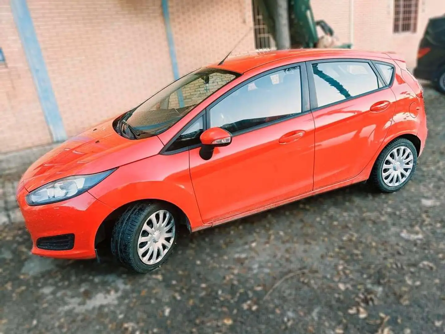 Ford Fiesta 1.5TDCi Trend 85 Rouge - 2