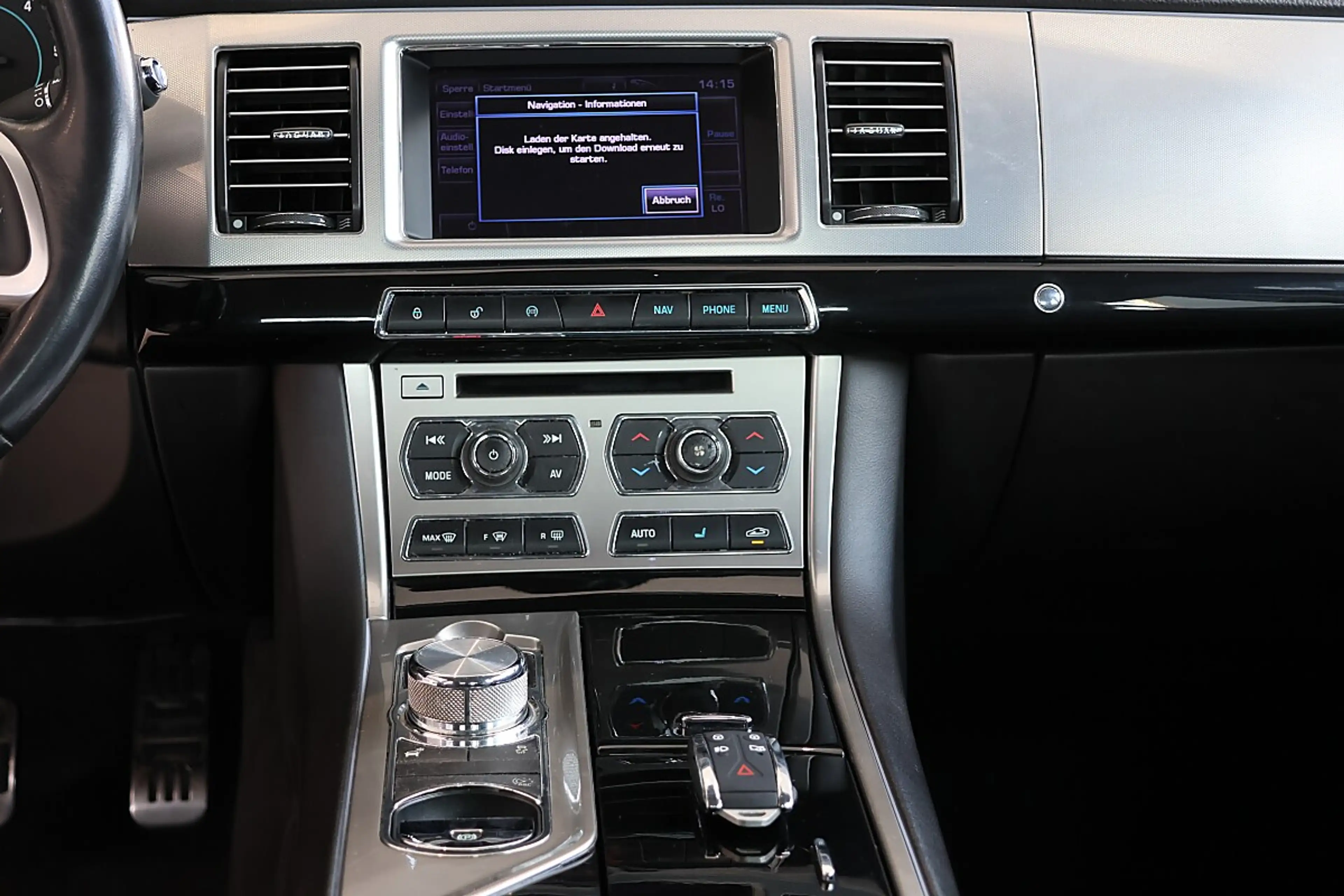 Jaguar XF 2,2 Diesel — photo 11