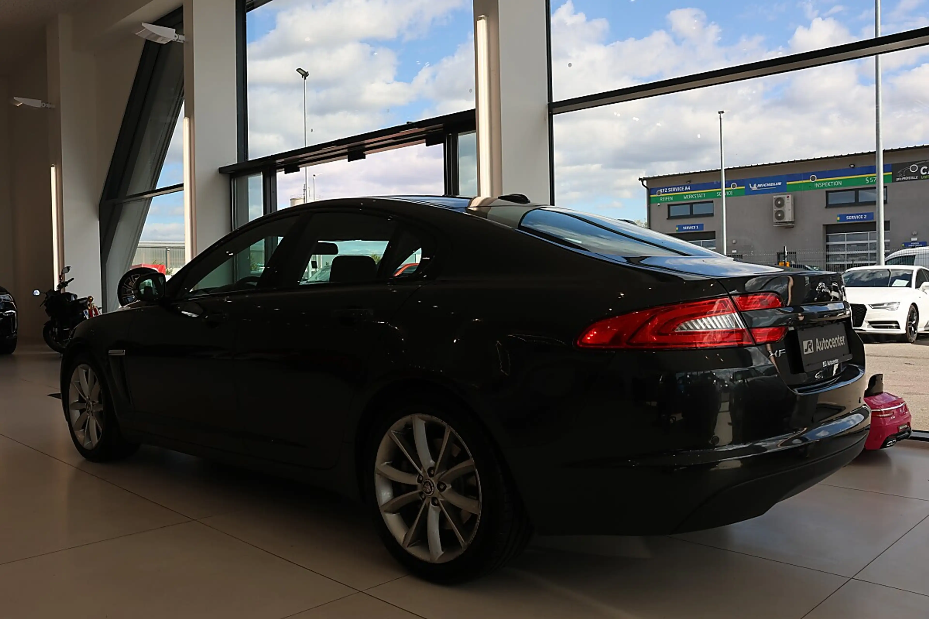 Jaguar XF 2,2 Diesel — photo 6
