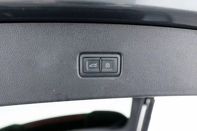 Audi Q5 view 10