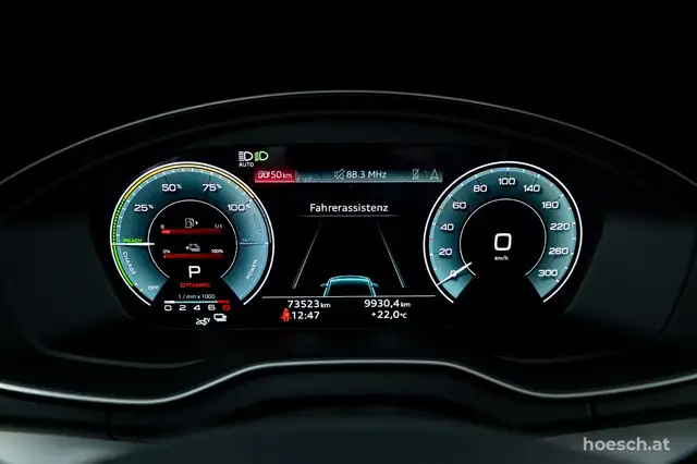Audi Q5 view 11