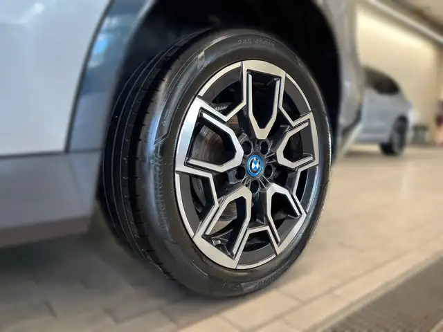 BMW X1 view 3