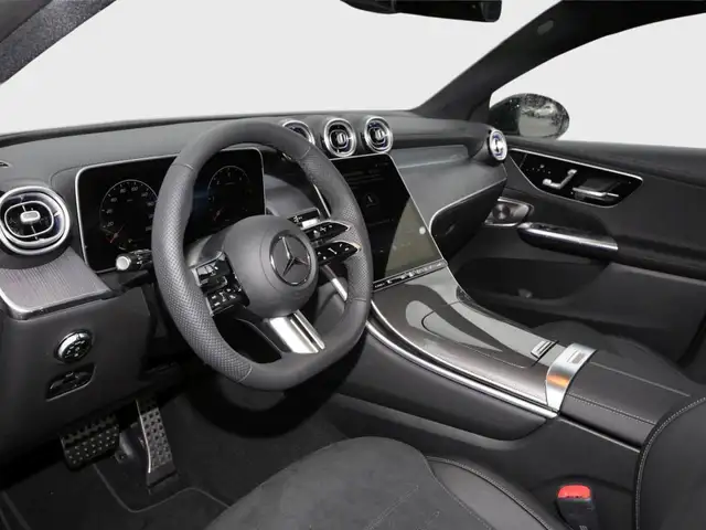 Mercedes-Benz GLC view 3