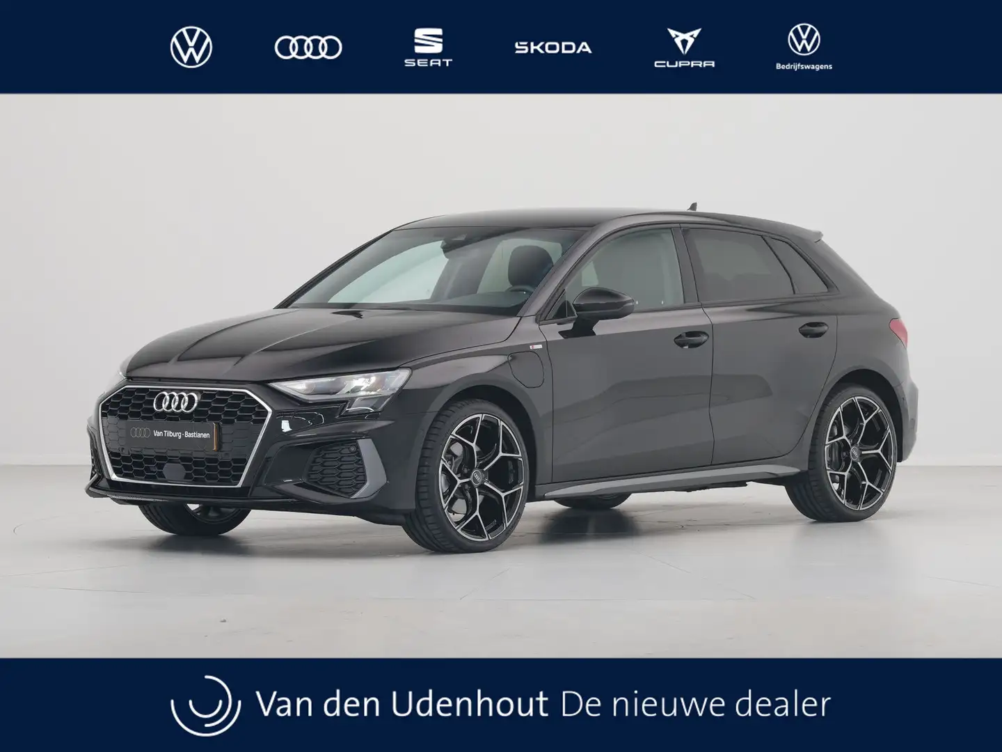 Audi A3 Sportback 40 TFSI e S line Navigatie PDC DAB Virtu Zwart - 1