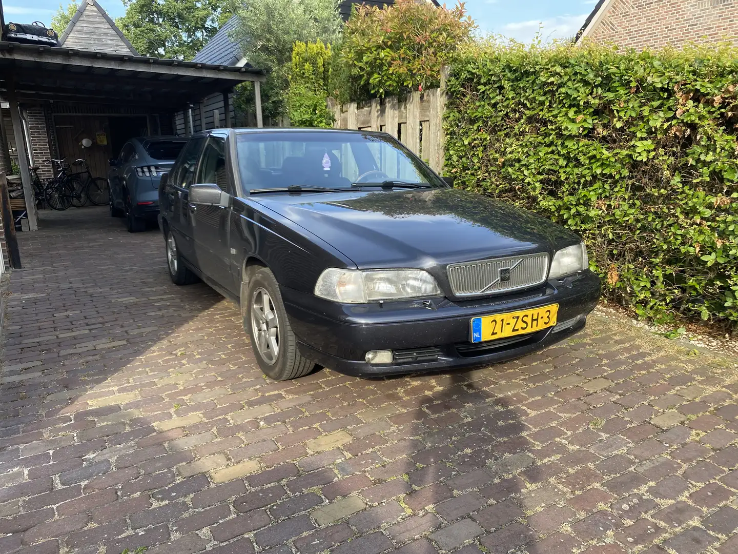 Volvo S70 2.5 Exclusive-Line Zwart - 1