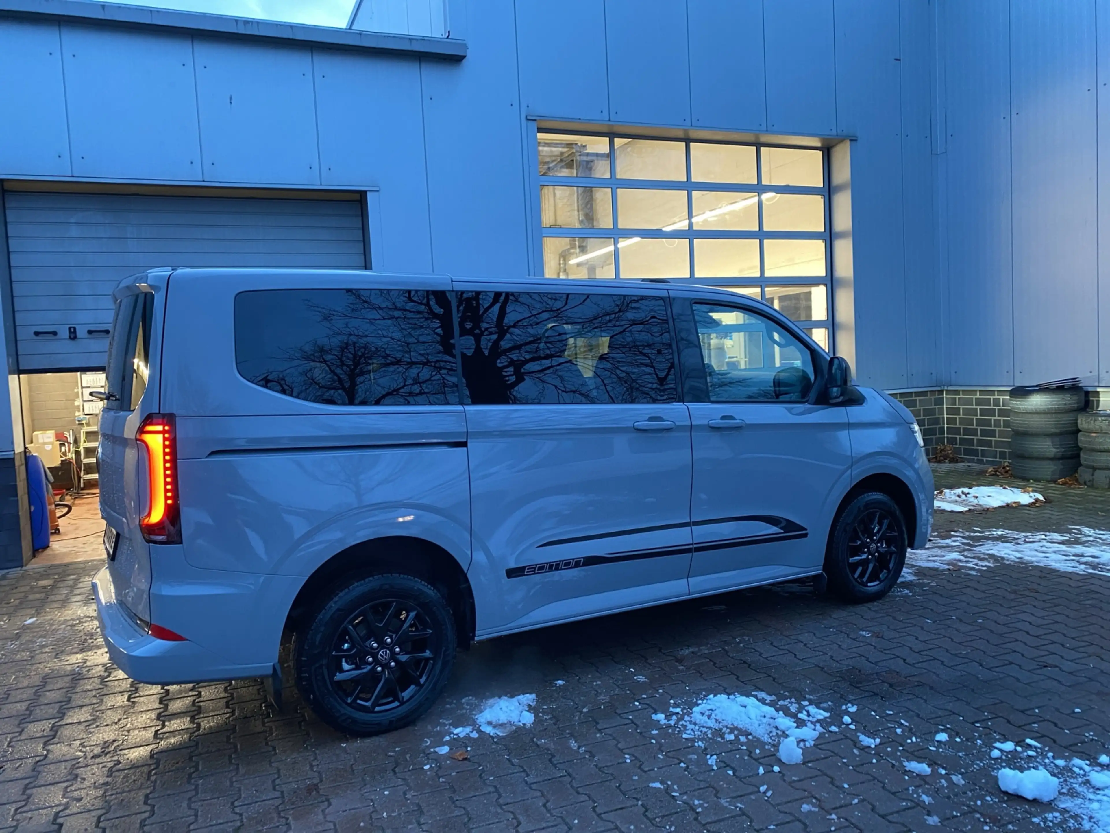 Volkswagen T7 Caravelle 2.0 TDI Automatic Edition 8-Sitzer — photo 15