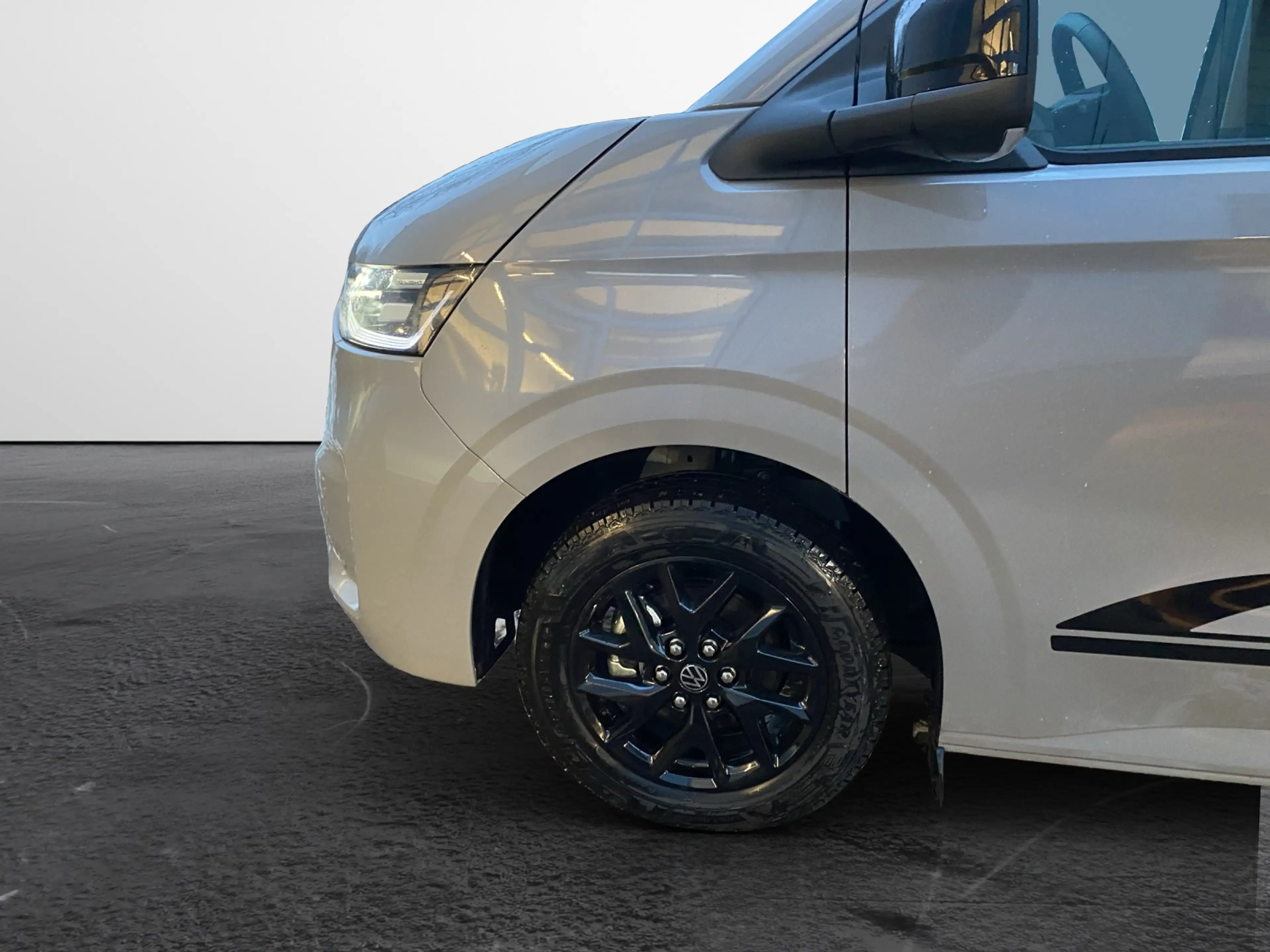 Volkswagen T7 Caravelle 2.0 TDI Automatic Edition 8-Sitzer — photo 4