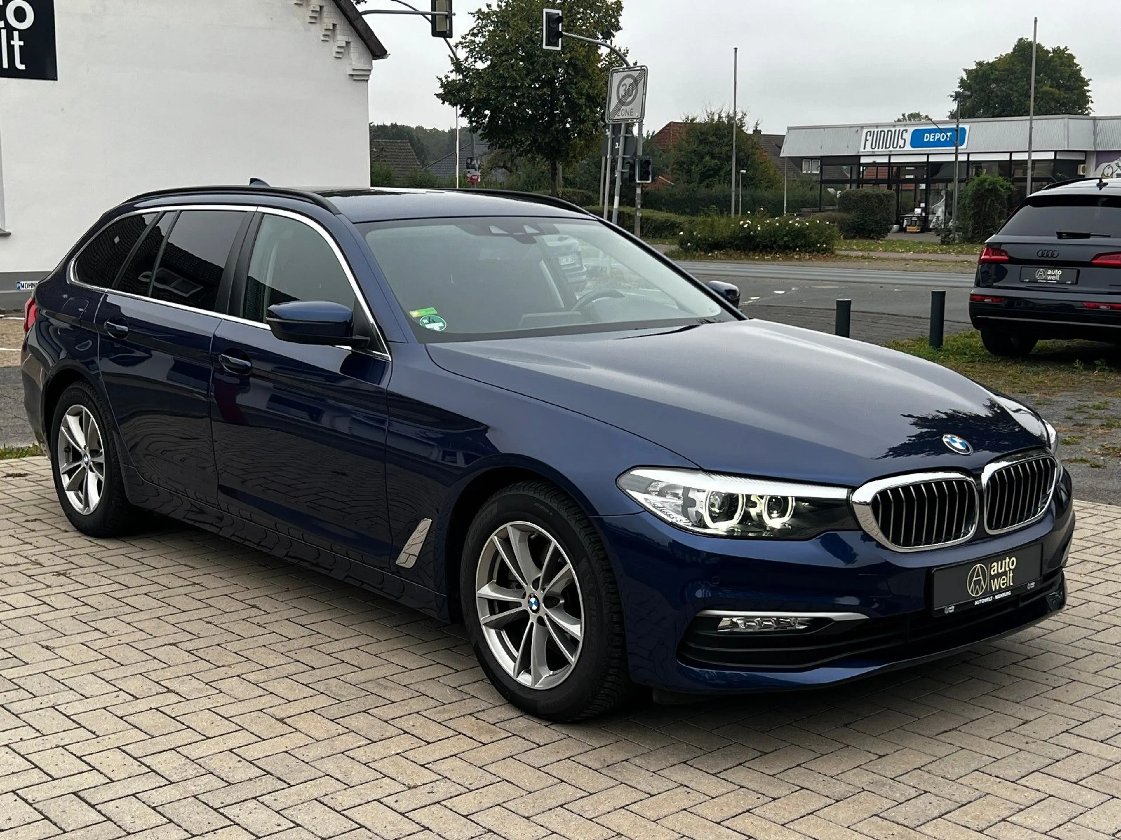 BMW 520 d Touring, Scheckheft BMW, Automatik, LED — photo 7